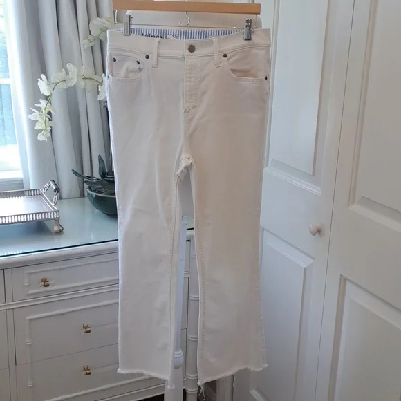 Vineyard Vines Womens White Stretch Denim Crop Flare Jeans Raw Hem S-10 - Picture 1 of 10